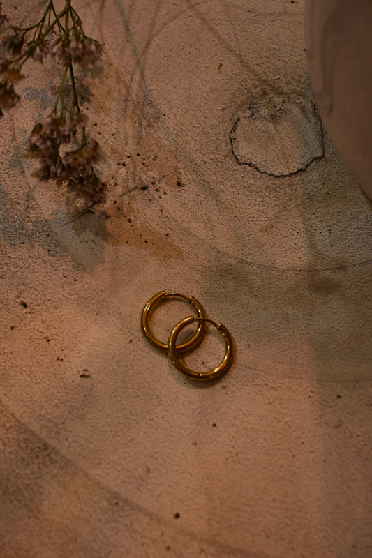 Créoles rondes dorées – 16 mm